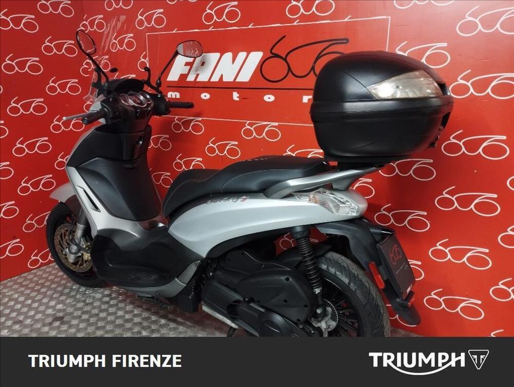 Piaggio Beverly 300 i.e. ABS-ASR (2016 - 20) (3)