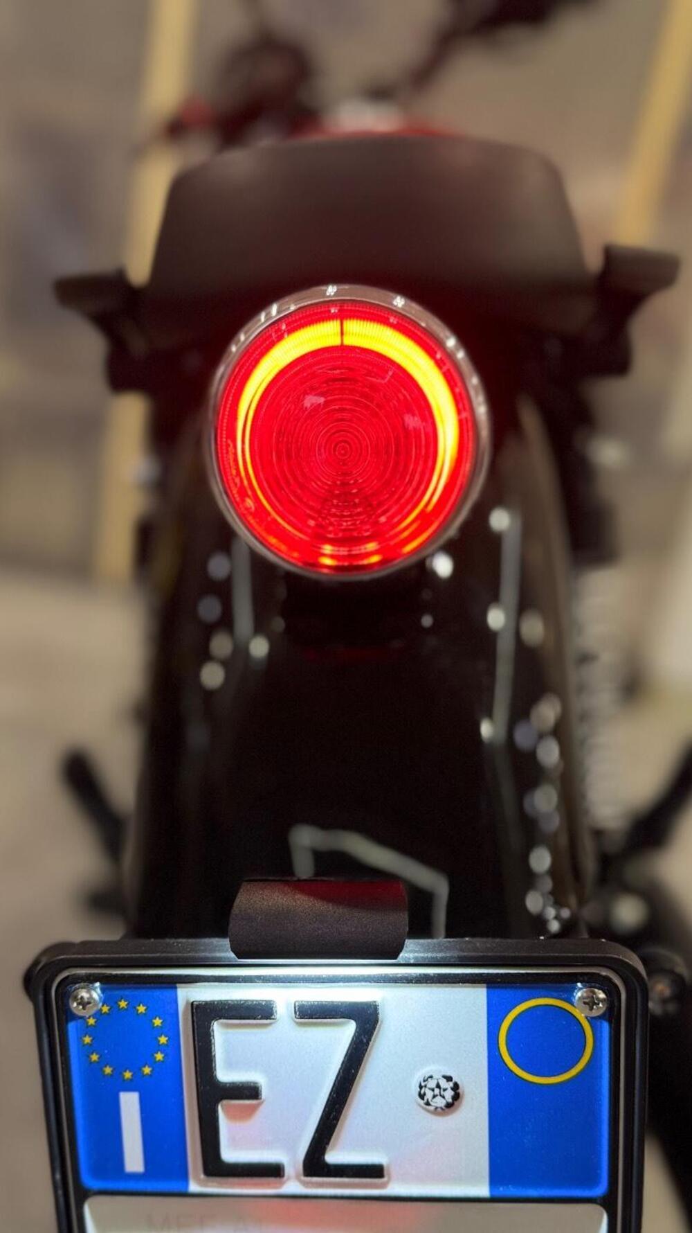 Royal Enfield Meteor 350 Fireball (2021 - 25) (5)