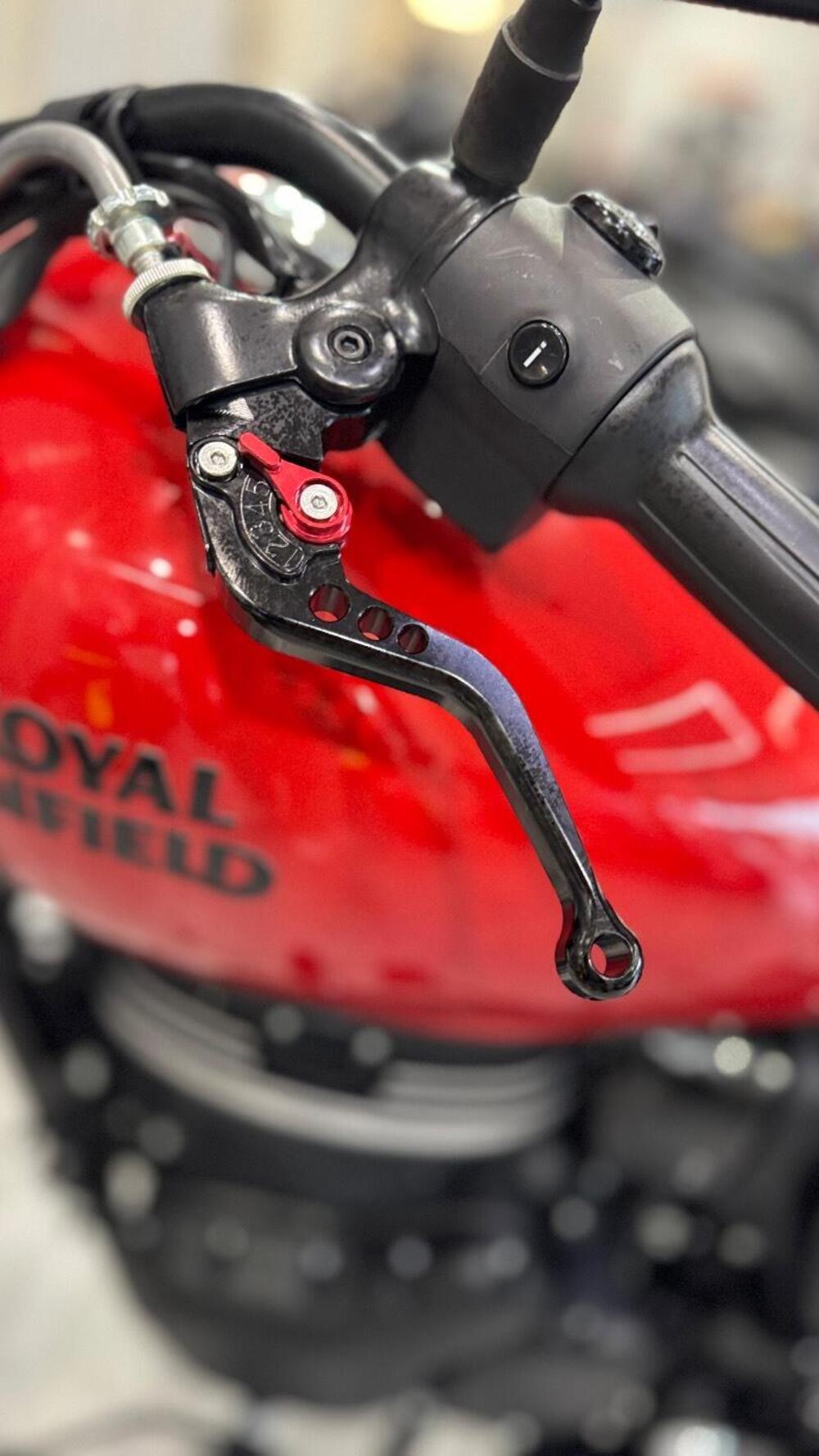 Royal Enfield Meteor 350 Fireball (2021 - 25) (6)