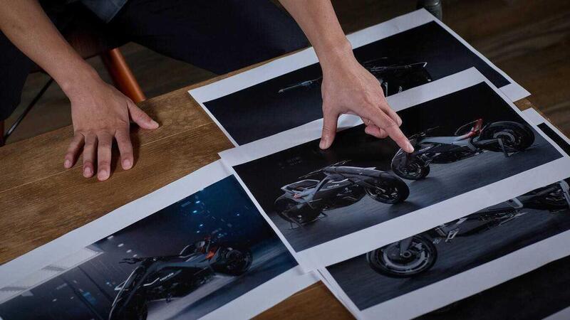 Honda EV Outlier Concept: la moto elettrica che rompe gli schemi al Japan Mobility Show 2025 [GALLERY]