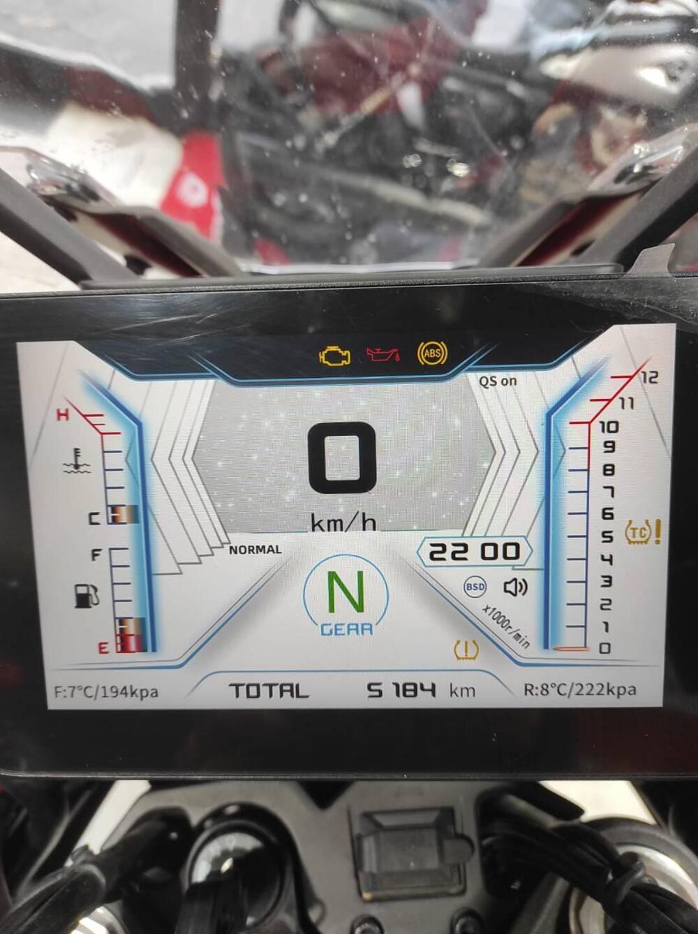 QJ Motor SRT 900 SX (2025) (2)