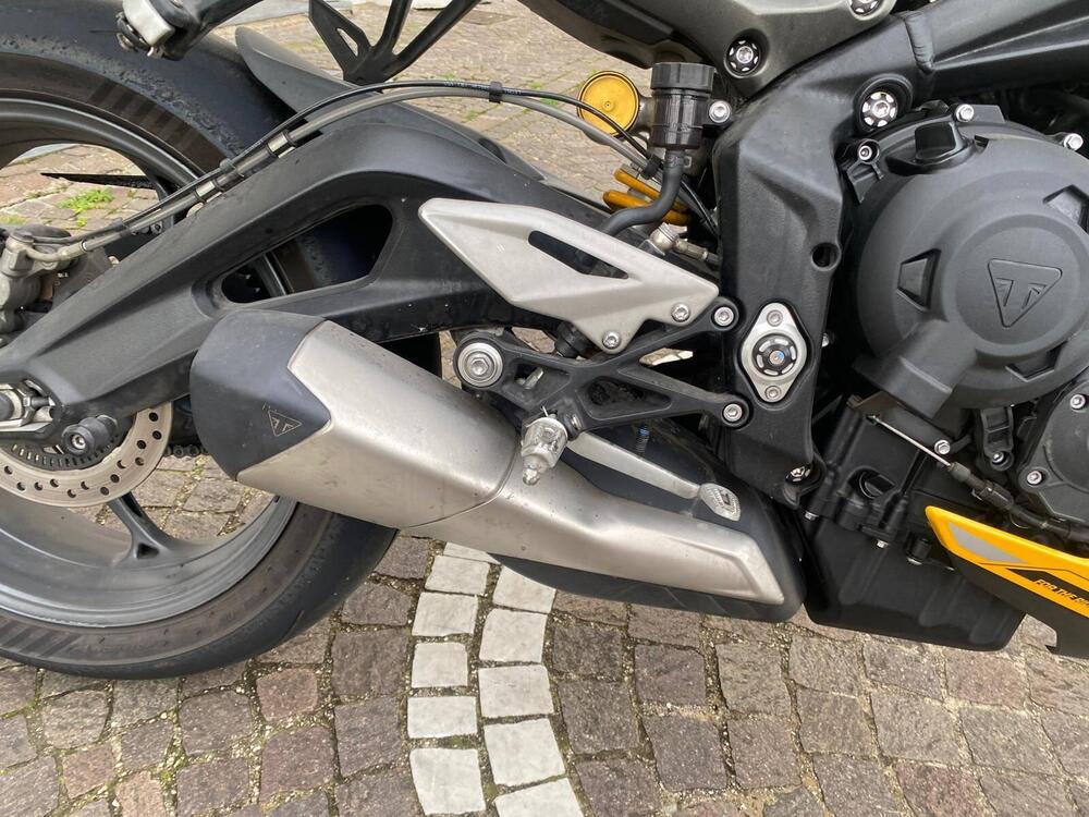 Triumph Street Triple 765 RS (2023 - 25) (11)