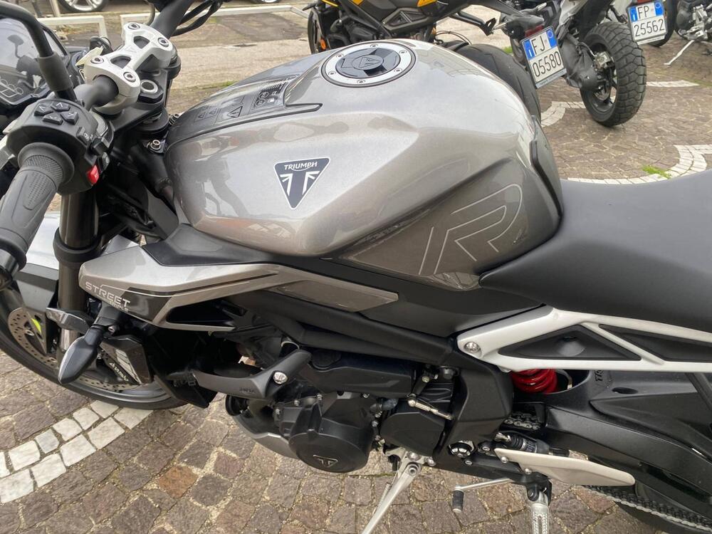 Triumph Street Triple 765 R (2023 - 25) (7)