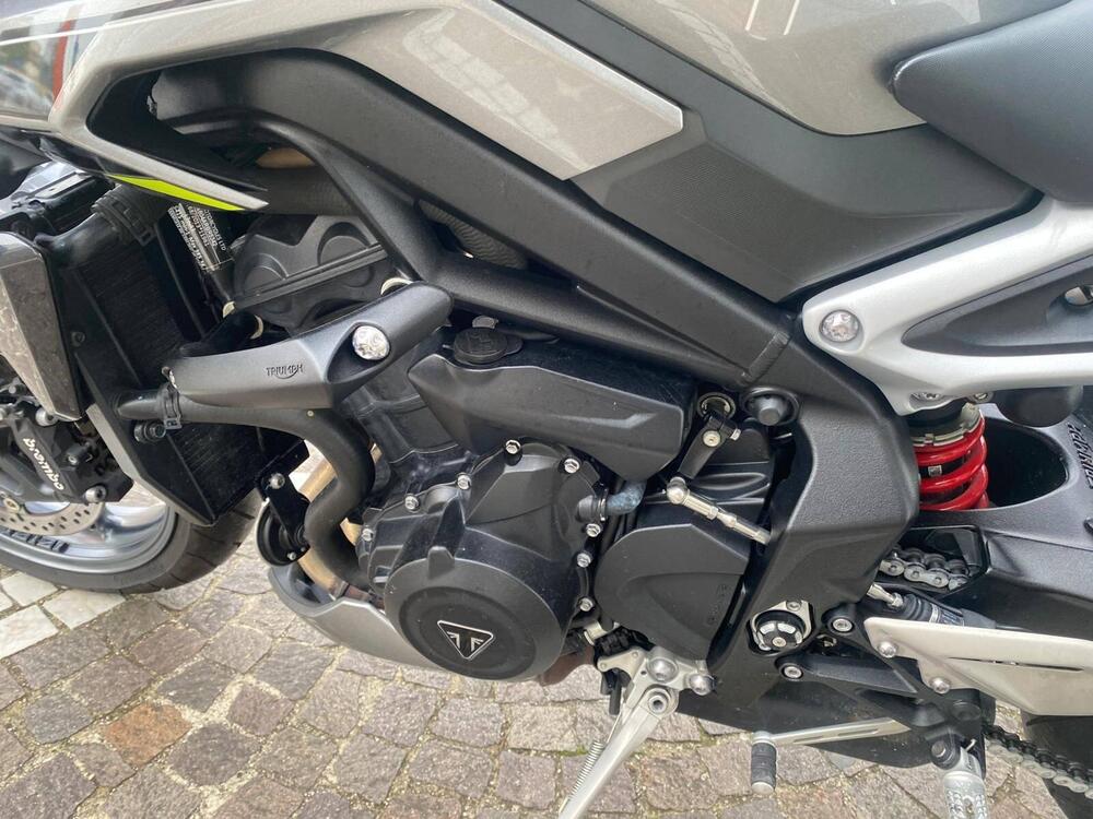 Triumph Street Triple 765 R (2023 - 25) (10)