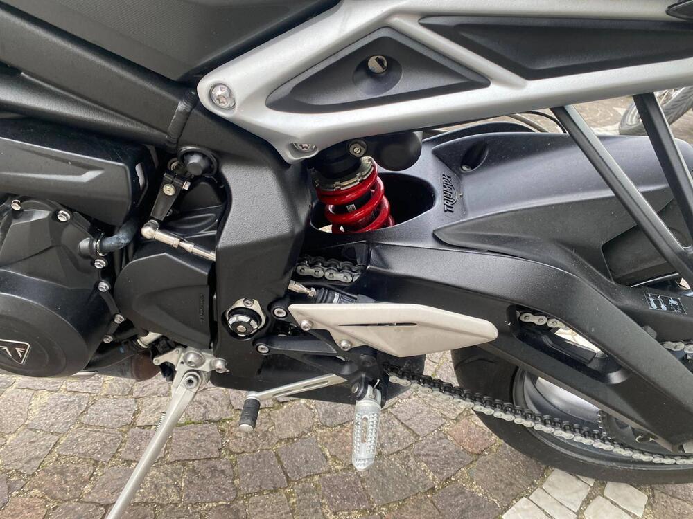 Triumph Street Triple 765 R (2023 - 25) (12)