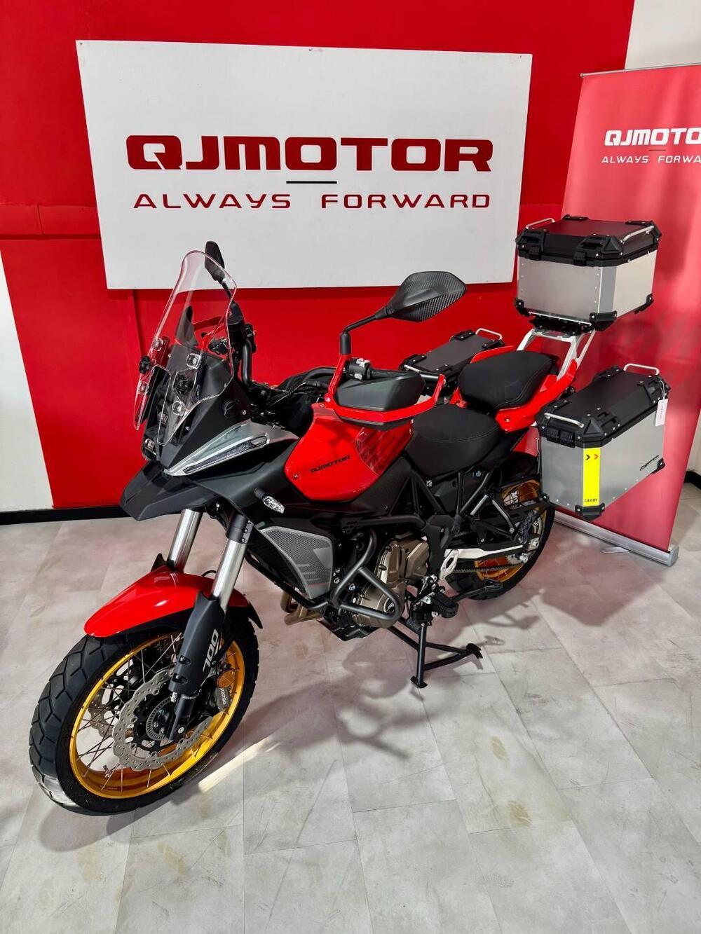 QJ Motor SRT 700 SX (2025) (3)