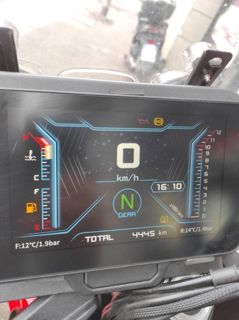 QJ Motor SRT 700 SX (2025) (2)