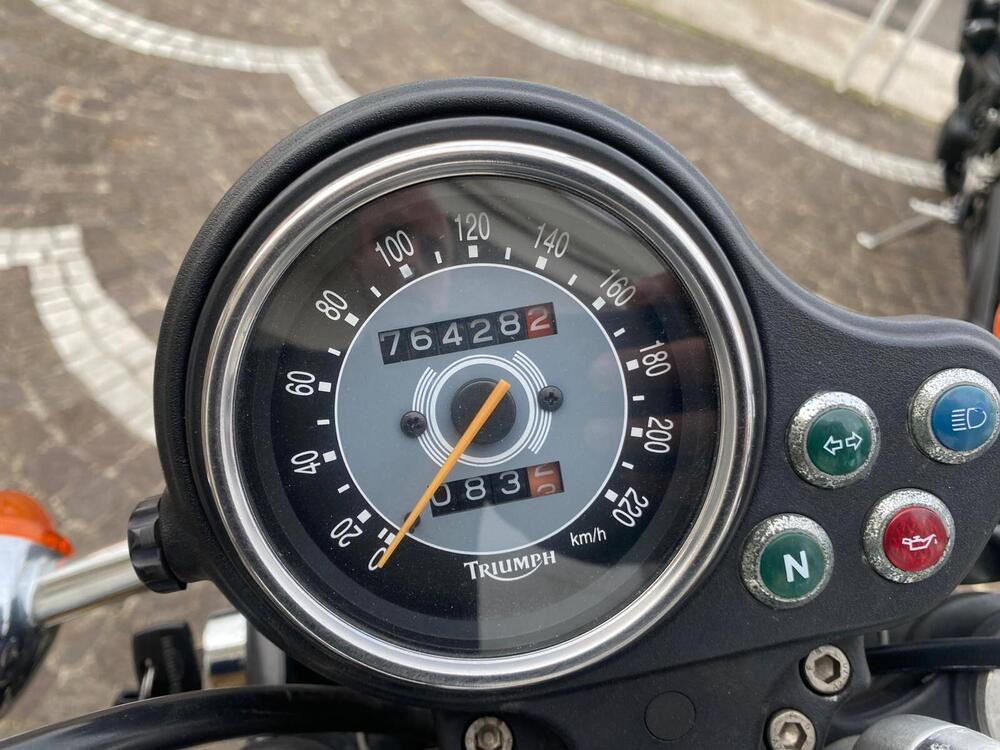 Triumph Bonneville T100 (2001 - 07) (3)