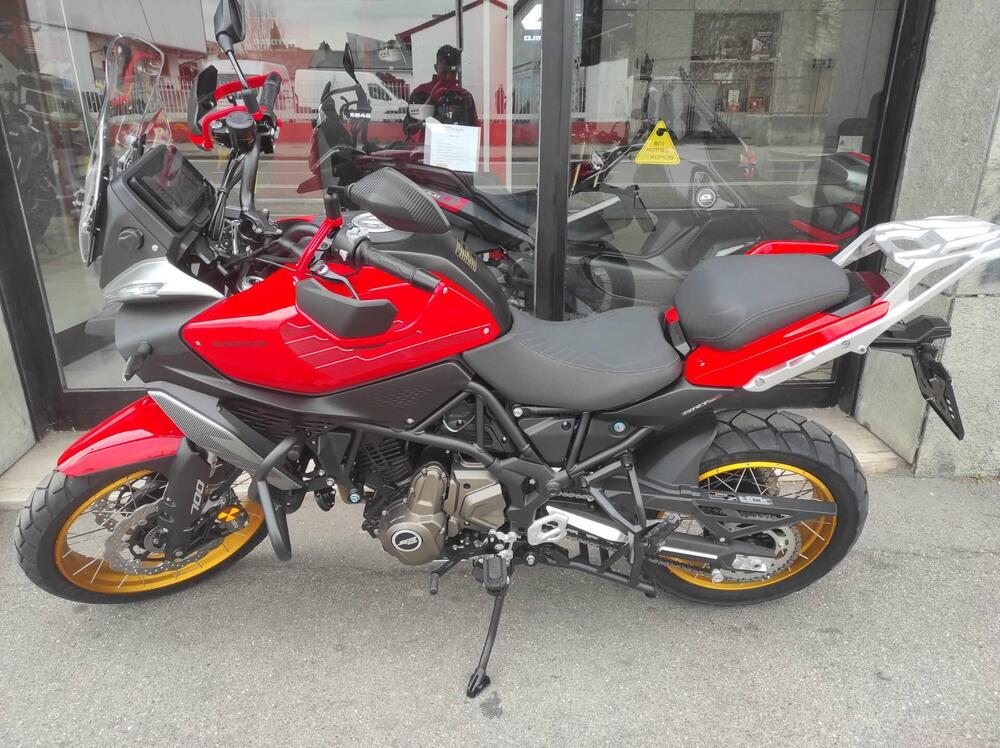 QJ Motor SRT 700 SX (2025)