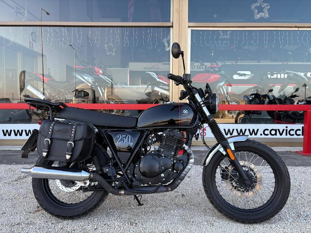 Brixton Motorcycles Cromwell 250 (2021 - 25) (4)