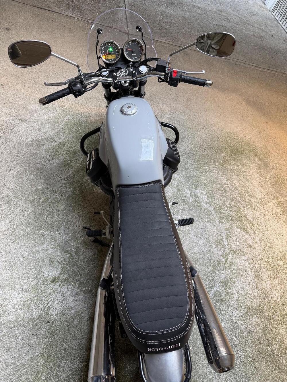 Moto Guzzi V7 III Milano (2018 - 20) (5)