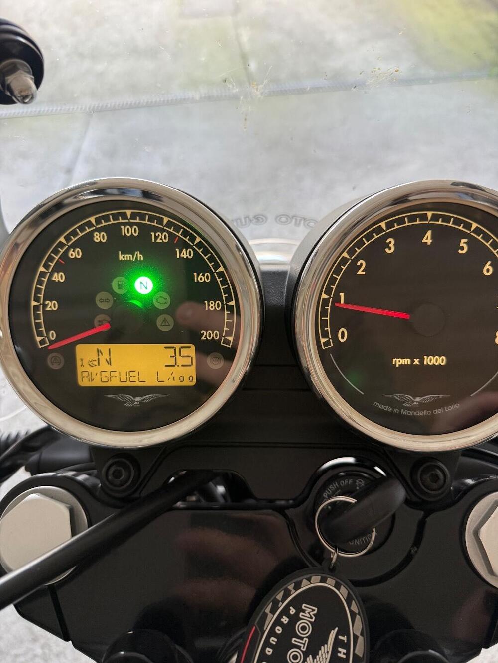 Moto Guzzi V7 III Milano (2018 - 20) (7)