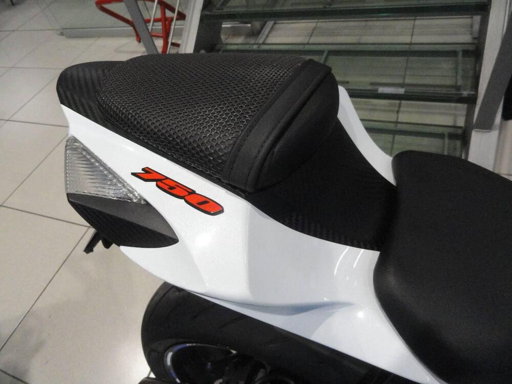 Suzuki GSX R 750 (2011 - 17) (6)