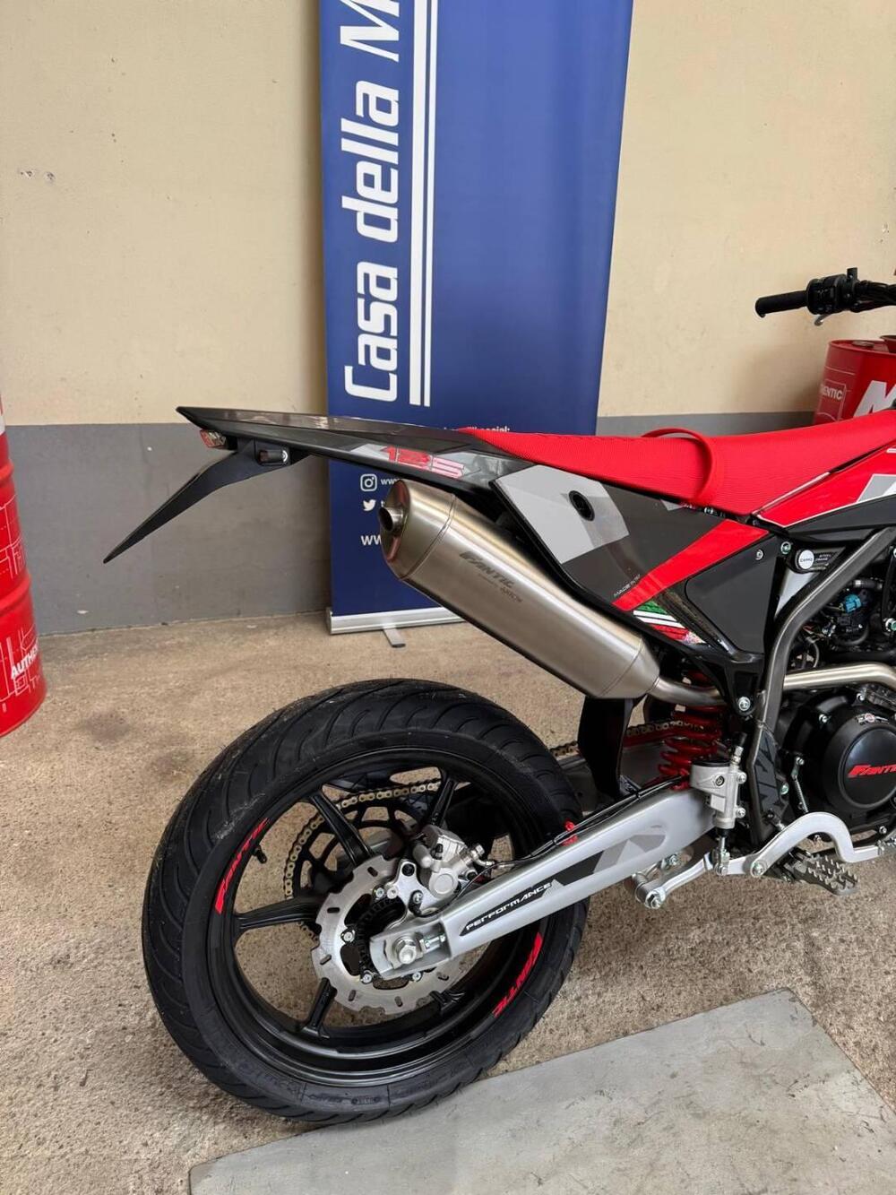 Fantic Motor XMF 125 Performance (2025) (5)