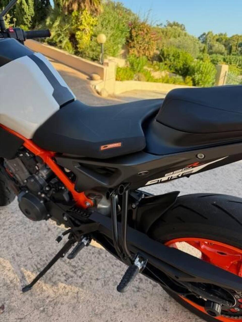 KTM 890 Duke R (2021) (4)