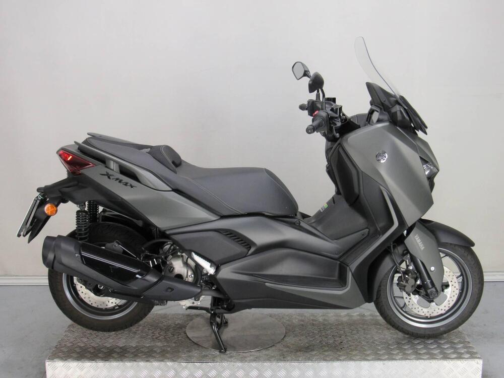Yamaha X-Max 300 (2025)