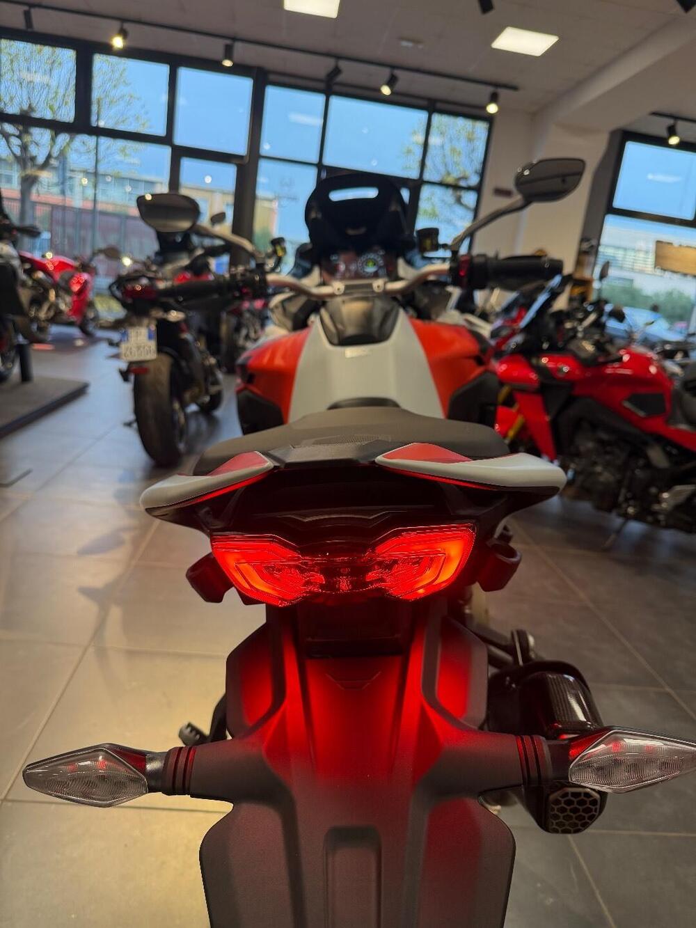 Ducati Multistrada V4 RS (2024 - 25) (9)