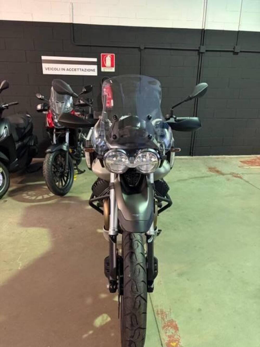 Moto Guzzi V85 TT Travel (2021 - 23)