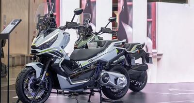 Maxi-scooter Zontes ZT 552 T: arriva anche la versione adventure