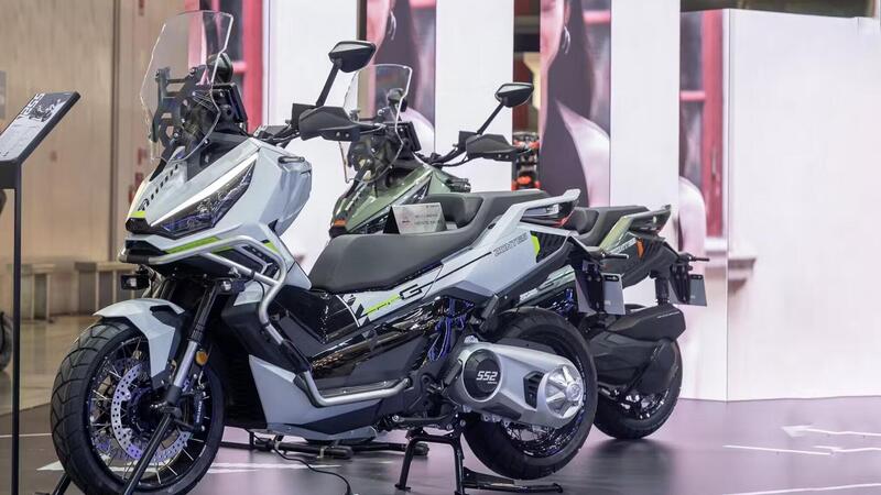 Maxi-scooter Zontes ZT 552 T: arriva anche la versione adventure