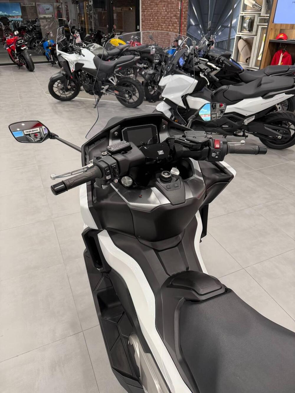 Honda Forza 750 DCT Urban (2021 - 24) (9)