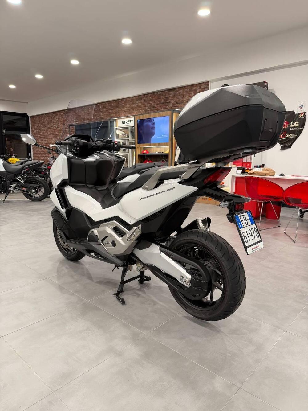 Honda Forza 750 DCT Urban (2021 - 24) (4)