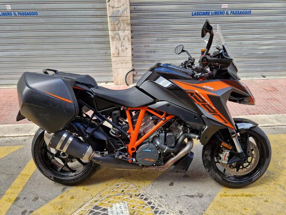 KTM 1290 Super Duke GT (2021)