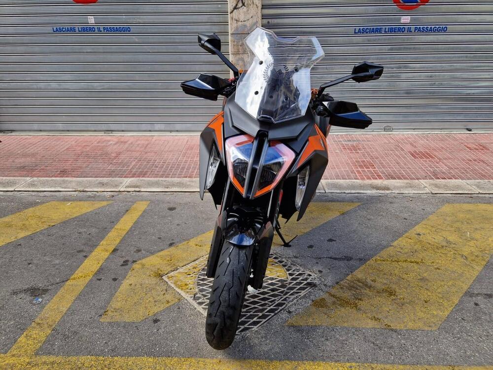 KTM 1290 Super Duke GT (2021) (2)