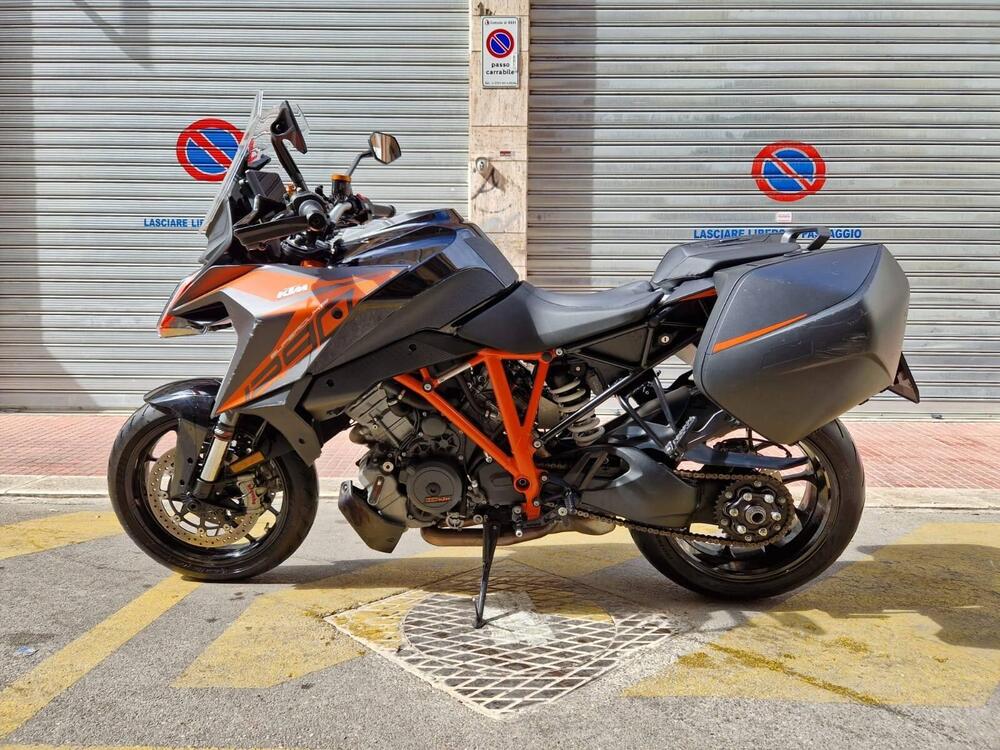 KTM 1290 Super Duke GT (2021) (3)