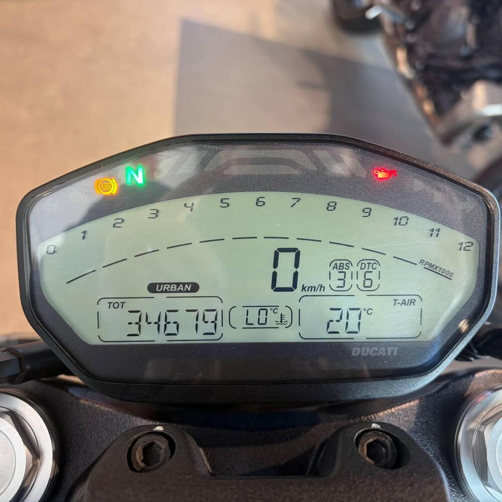 Ducati Monster 821 ABS (2014 - 17) (4)