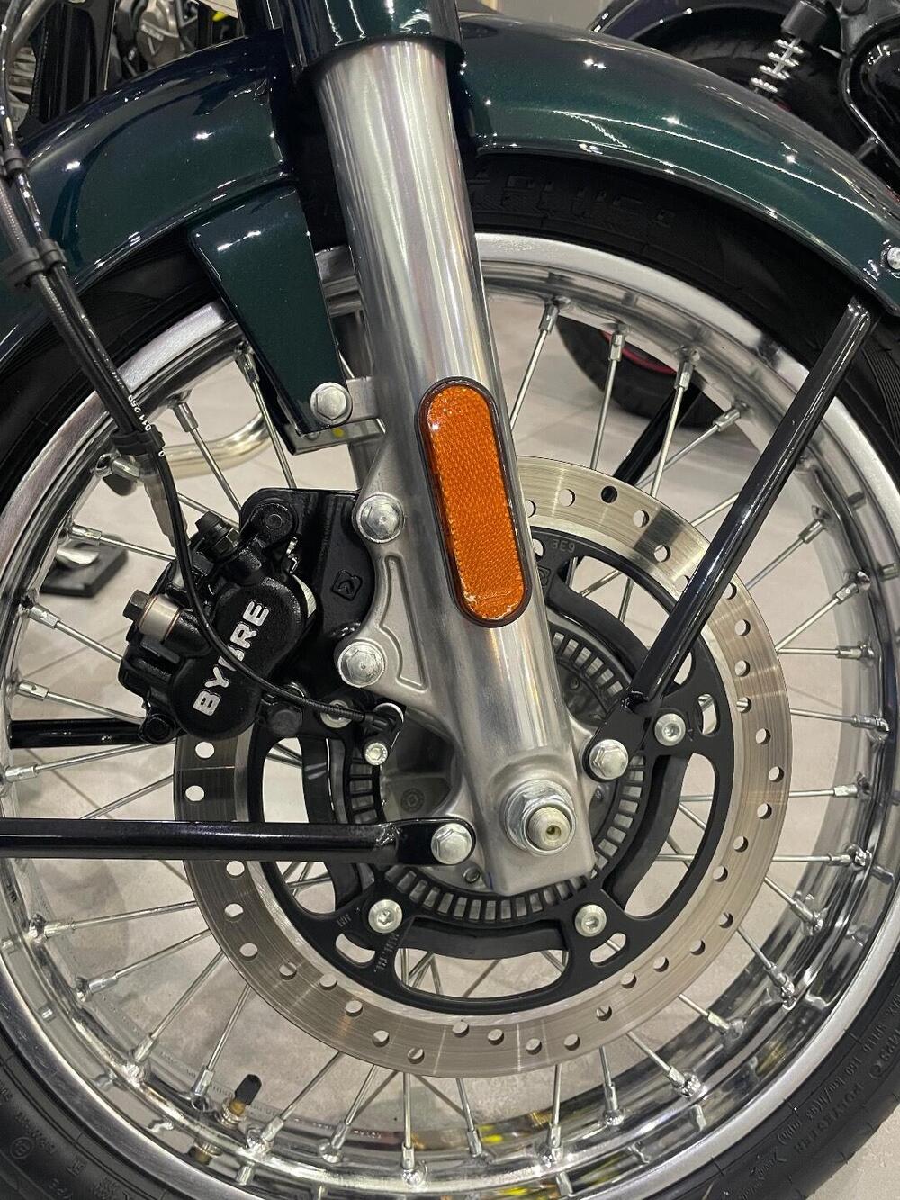 Royal Enfield Classic 350 (2021 - 25) (3)