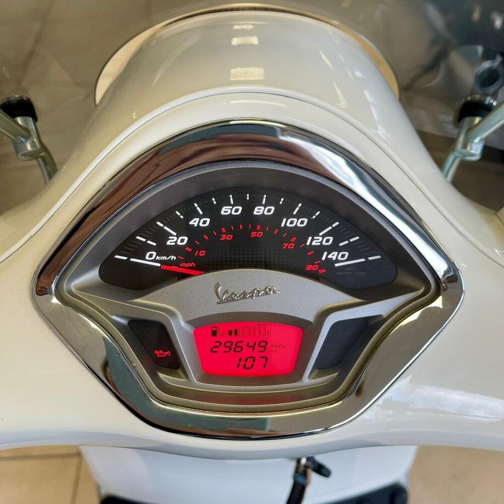 Vespa GTS 300 ABS (2014 - 16) (2)