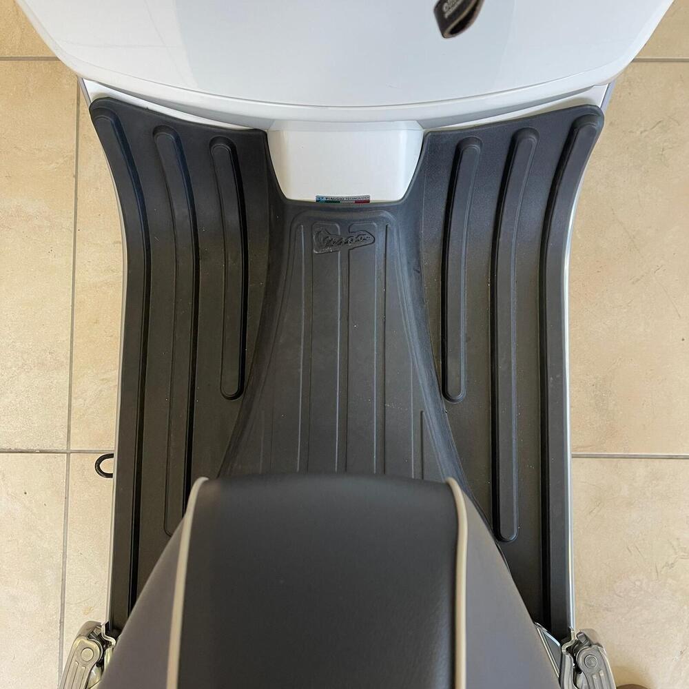 Vespa GTS 300 ABS (2014 - 16) (7)