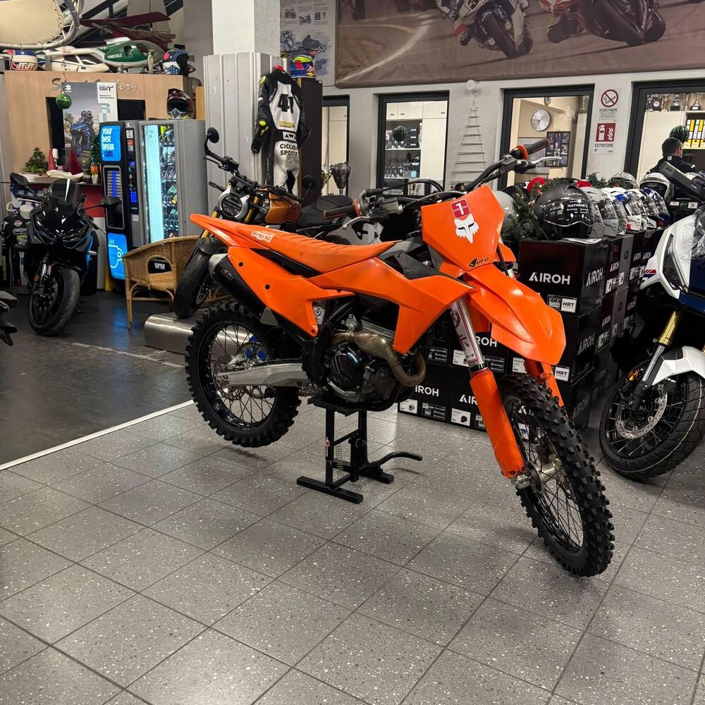 KTM 250 SX-F (2023) (2)