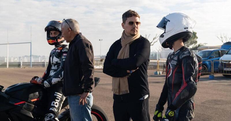 MotoGP 2025. Maverick Vi&ntilde;ales, allenamento speciale con Jorge Lorenzo e suo padre