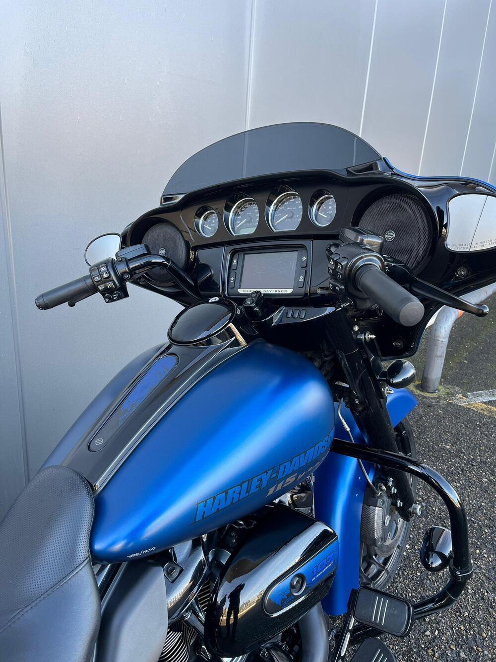 Harley-Davidson 107 Street Glide Special (2017 - 19) - FLHXS (10)