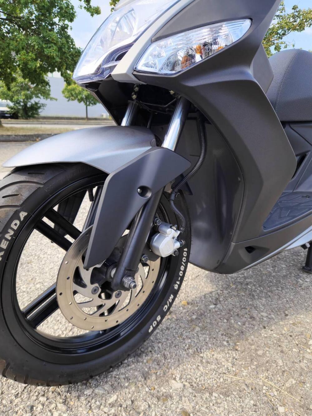 Kymco Agility 50 R16 + (2021 - 25) (17)