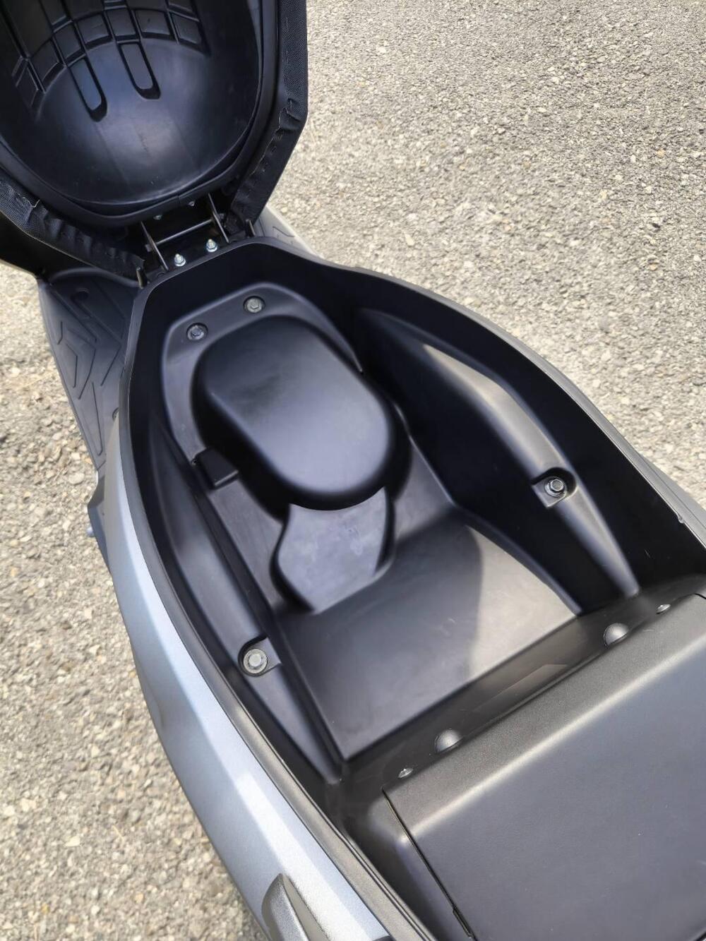 Kymco Agility 50 R16 + (2021 - 25) (18)