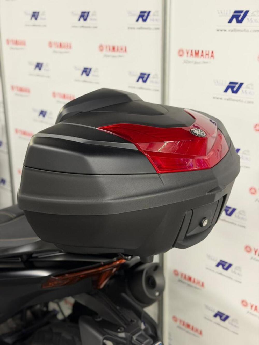 Yamaha T-Max 560 (2022 - 24) (8)