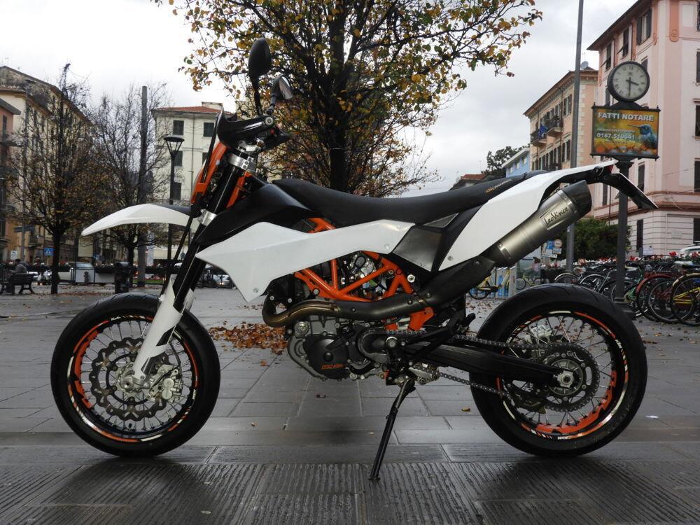 KTM 690 SMC (2008- 11) (4)