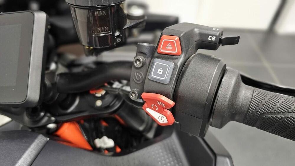 KTM 1390 Super Duke R EVO (2024 - 26) (10)