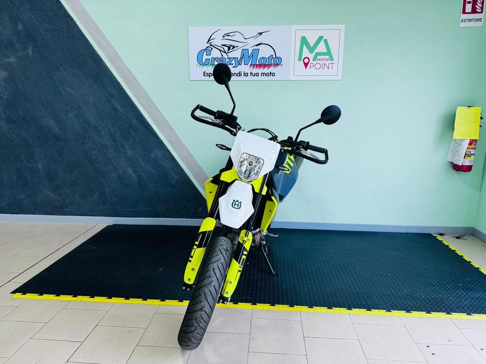 Husqvarna 701 Supermoto (2023 - 25) (3)