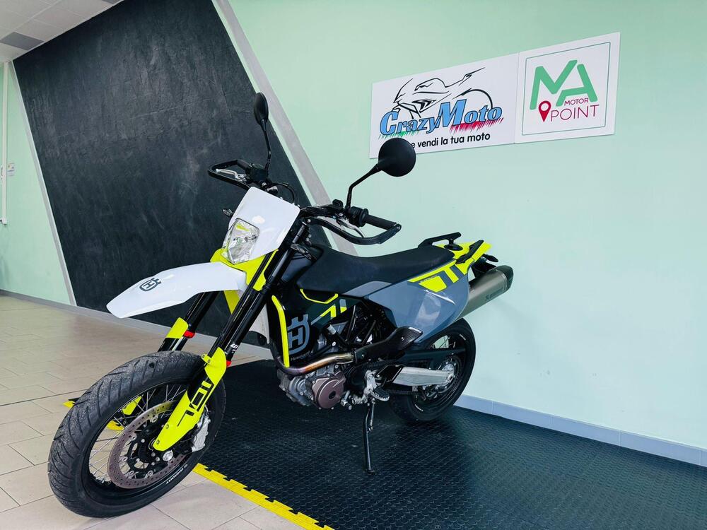 Husqvarna 701 Supermoto (2023 - 25) (4)