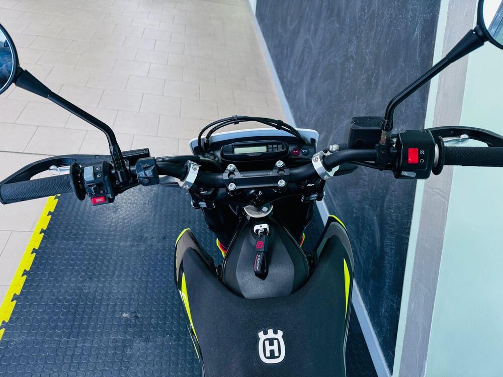 Husqvarna 701 Supermoto (2023 - 25) (8)