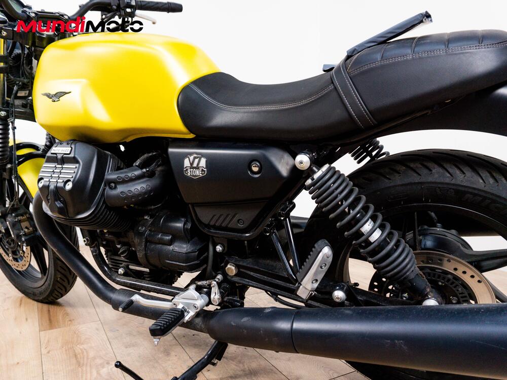 Moto Guzzi V7 850 Stone Special Abs (2021) (10)