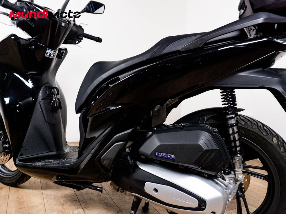 Honda SH 125i (2024 - 25) (10)