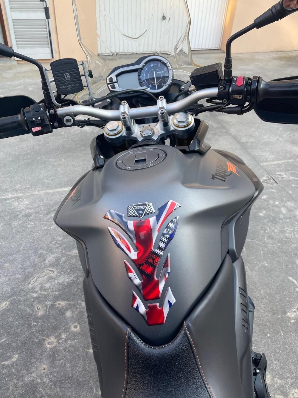 Triumph Tiger 800 ABS (2010 - 14) (2)