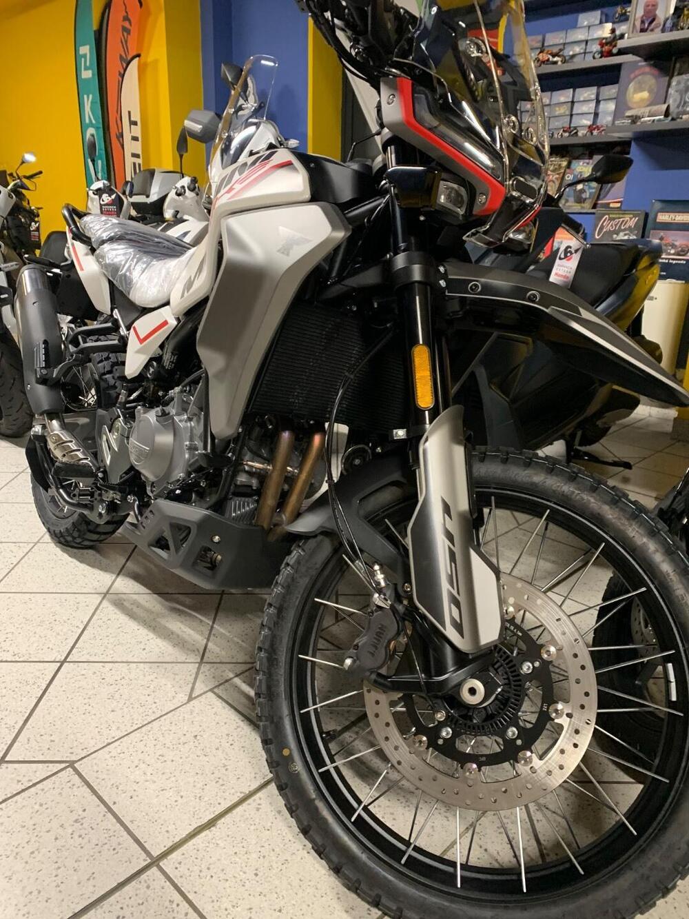 Moto Morini Allthrike 450 (2025) (3)