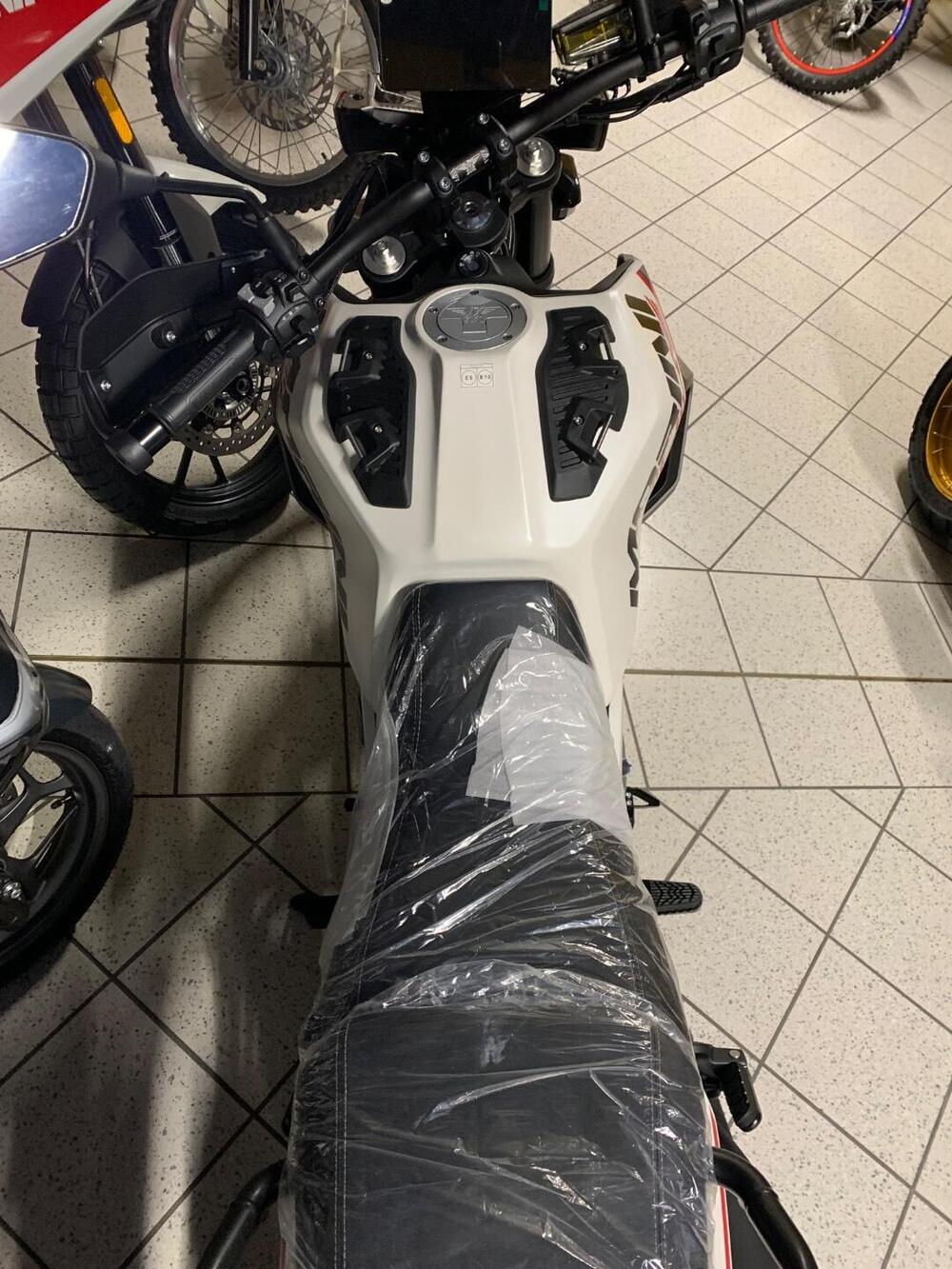 Moto Morini Allthrike 450 (2025) (4)