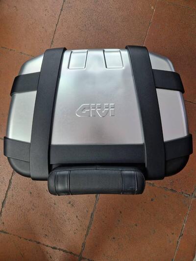 Bauletto GIVI 52L + Piastra Monokey in alluminio